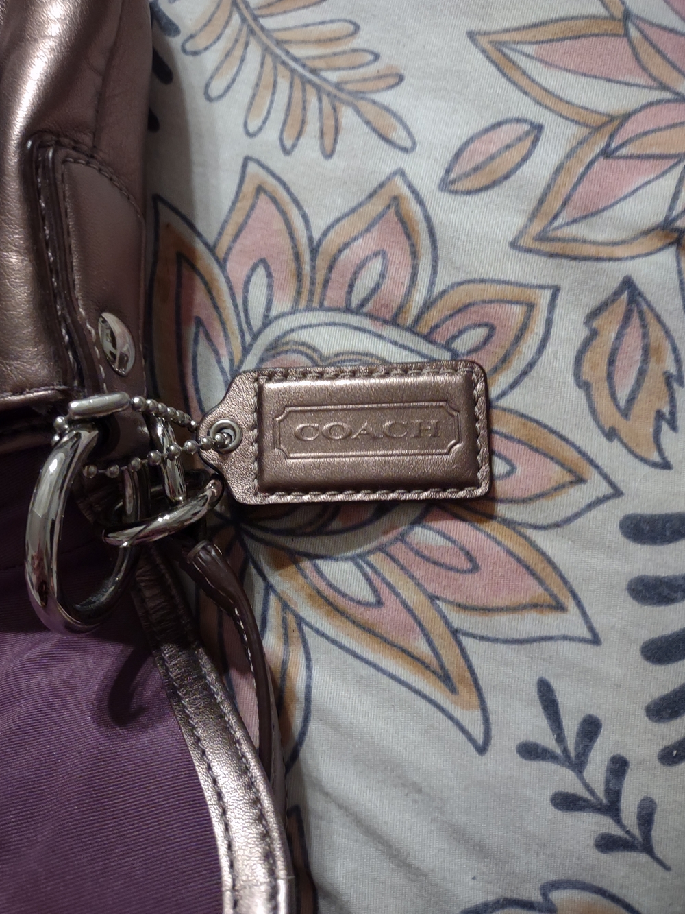 Women's Coach Metallic Rose Gold Shoulder Bag - Picture 3 of 4